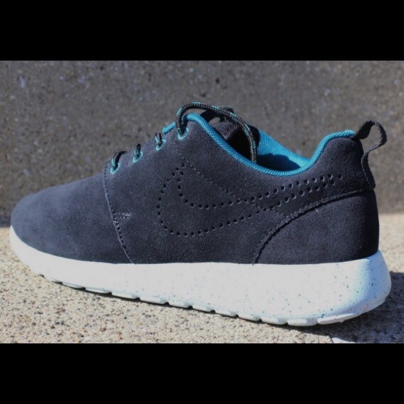 roshe run suede